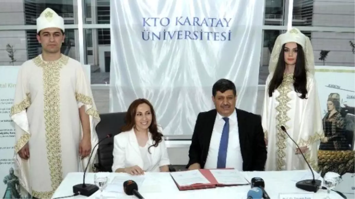 KTO Karatay Üniversitesinden Tarihi Mezuniyet Cübbesi