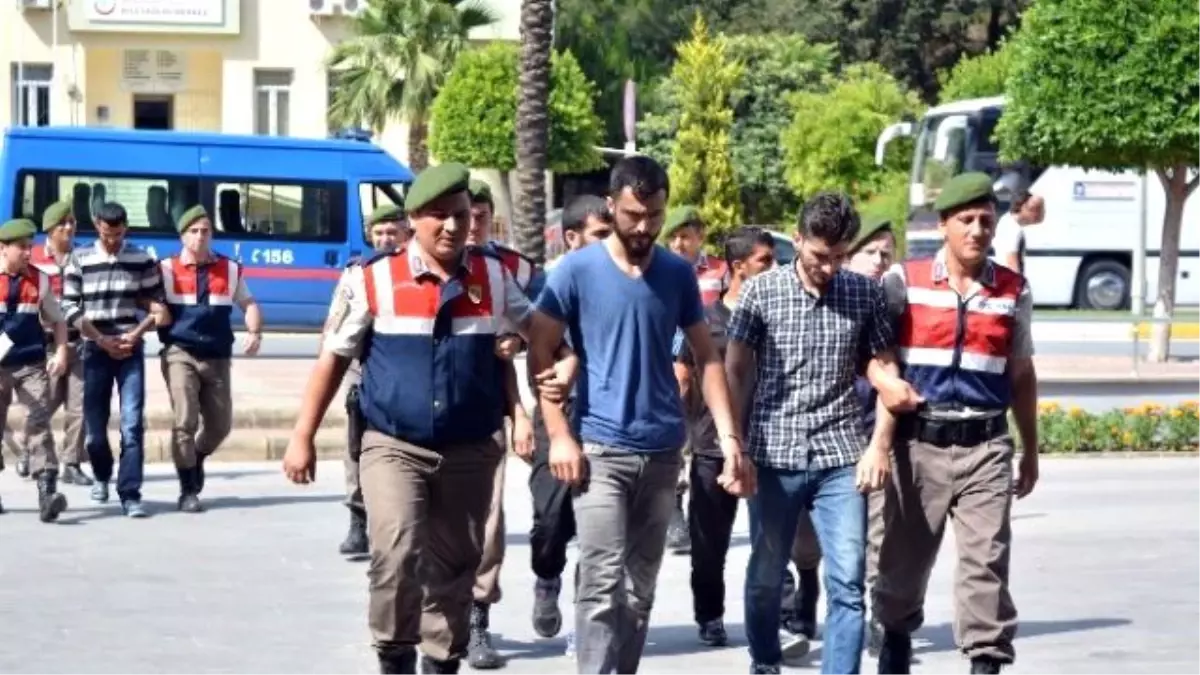 Manavgat\'ta Cinayet Zanlıları Adliyeye Çıkartıldı
