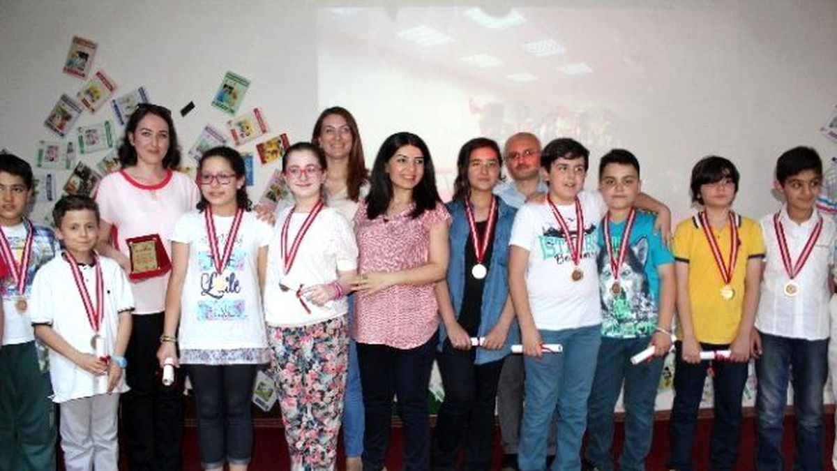 Matematik Olimpiyatlarında Derece Giren Öğrencilere Ödülleri Verildi