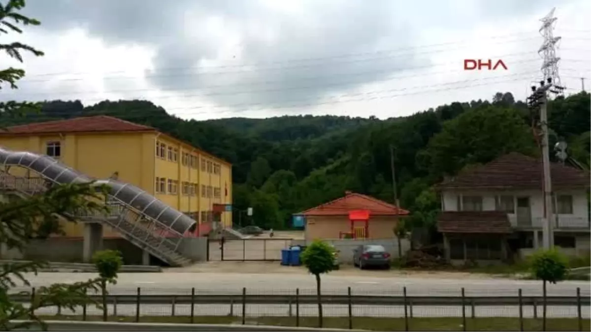 Öğrencileri Taciz Ettiği İddia Edilen Müdür Yardımcısı Tutuklandı