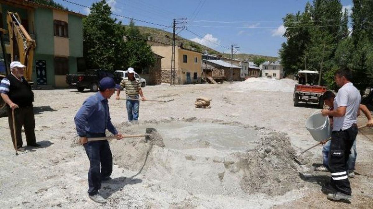 Sivas İl Özel İdaresi Alt Yapı Çalışmalarına Devam Ediyor