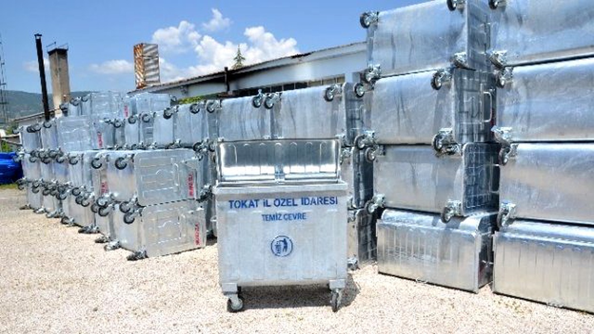 Tokat\'ta Köylere 660 Adet Çöp Konteynırı