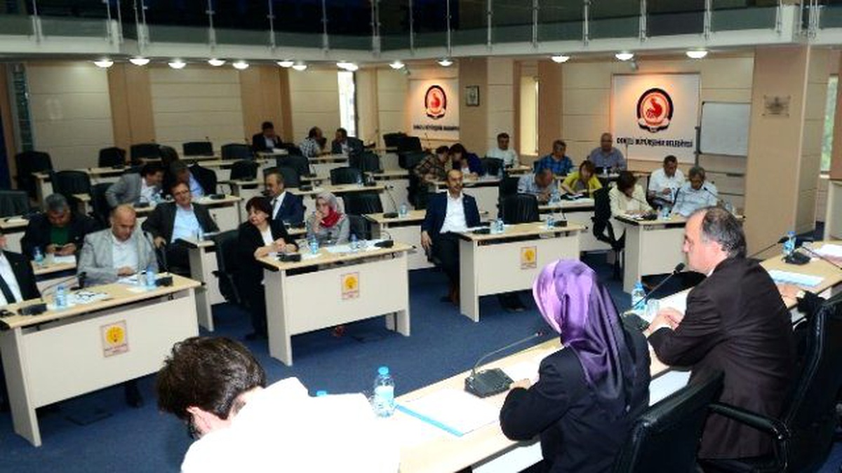 Yeni Evlenen Çiftlere Kur\'an-ı Kerim ve Türk Bayrağı Hediye Edilecek