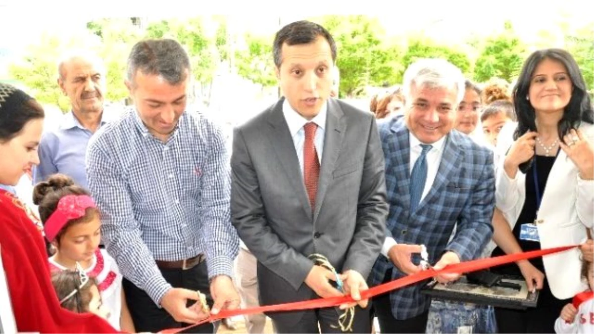 Yerköy Halk Eğitim Merkezi Yıl Sonu Sergisini Açtı