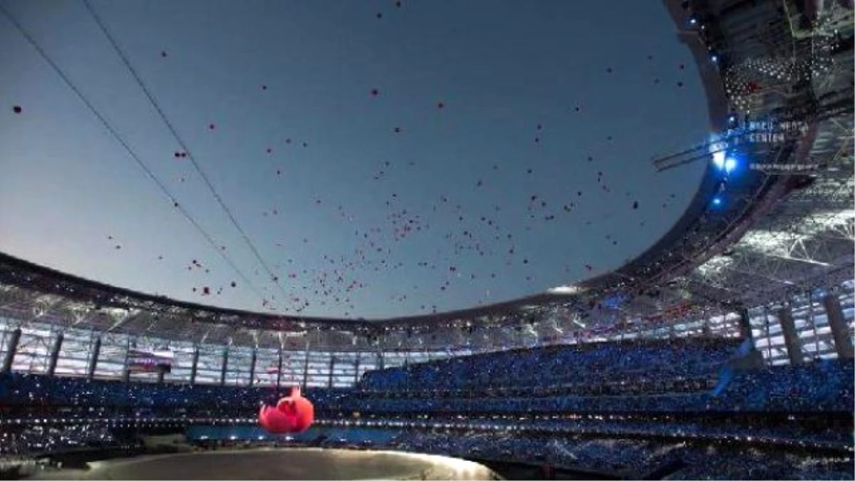 1. Avrupa Oyunları\'nın Açılış Töreninde Türkiye Ayakta Alkışlandı
