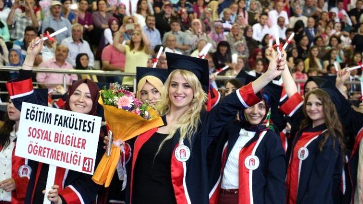 Amasya Eğitim Fakültesi Bin 208 Mezun Verdi