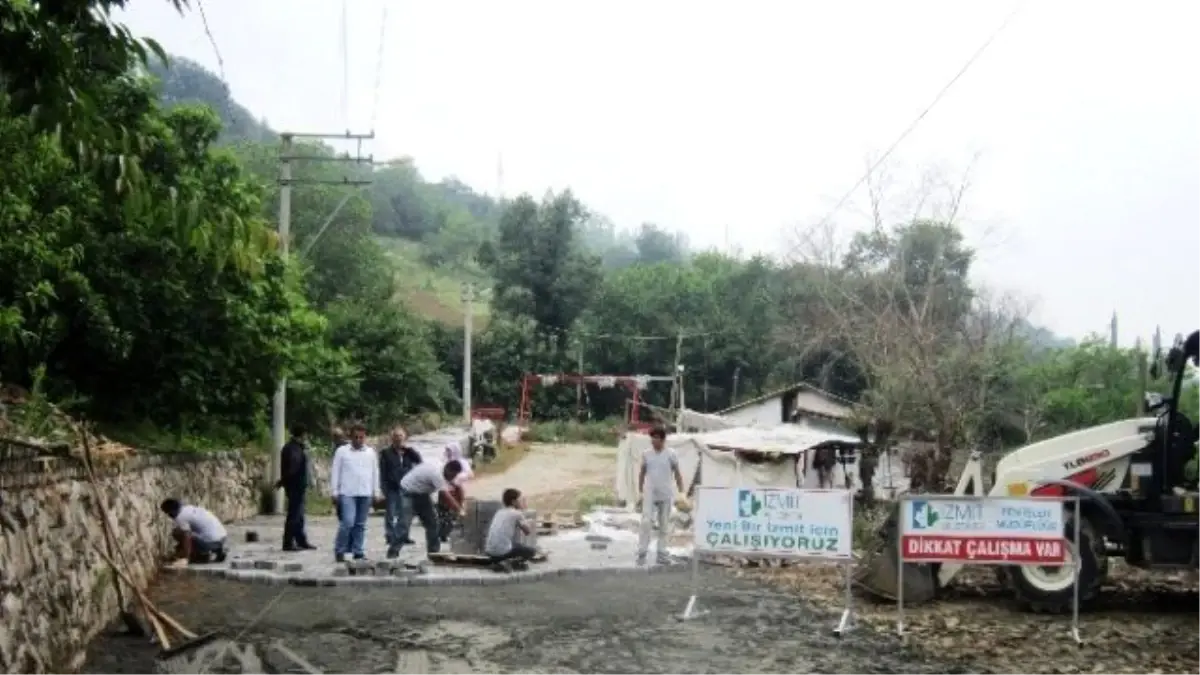 Arızlı\'da Bozulan Yol Tamir Edildi