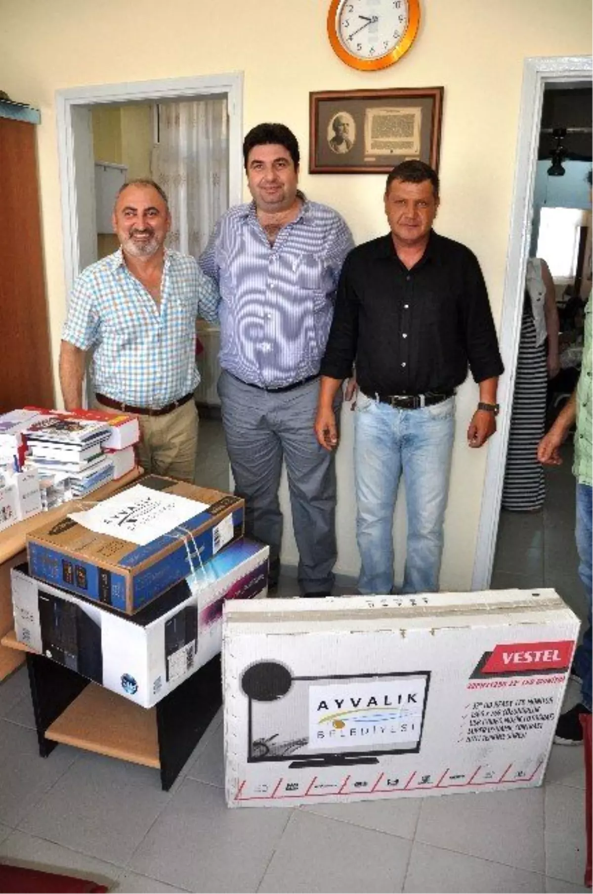 Ayvalık Belediyesi Kamu Kurumlarına Desteğini Sürdürüyor