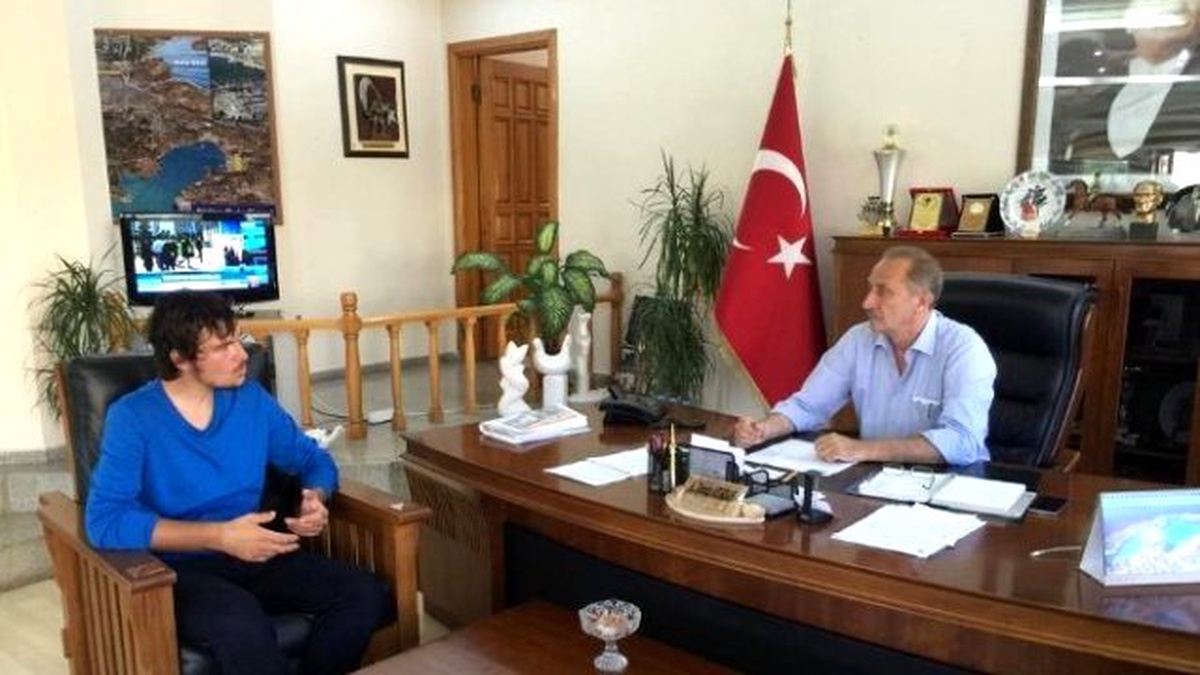 Barış İçin Pedalla Sloganıyla Yola Çıkan Bisikletçi Didim\'de