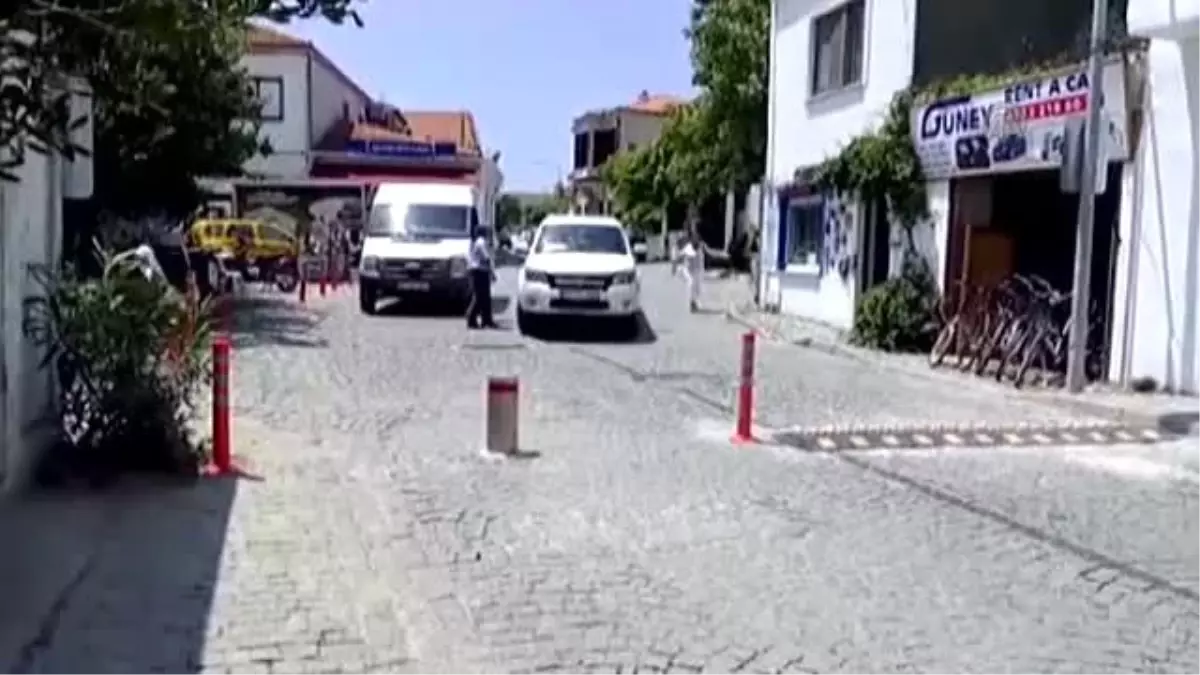 Bozcaada'nın Merkezi Araç Trafiğine Kapatıldı