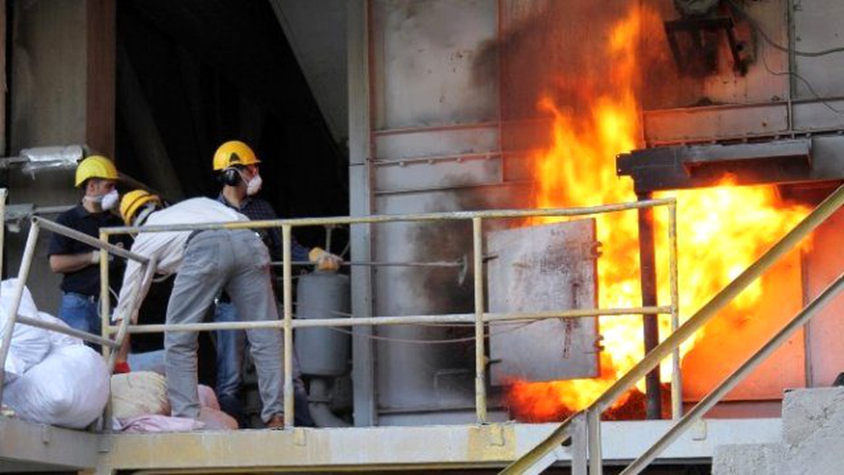 Diyarbakır\'da 8 Ton Uyuşturucu Yakılarak İmha Edildi