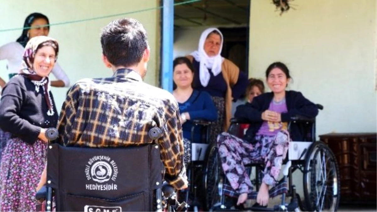 Engelli Kardeşlere Tekerlekli Sandalye