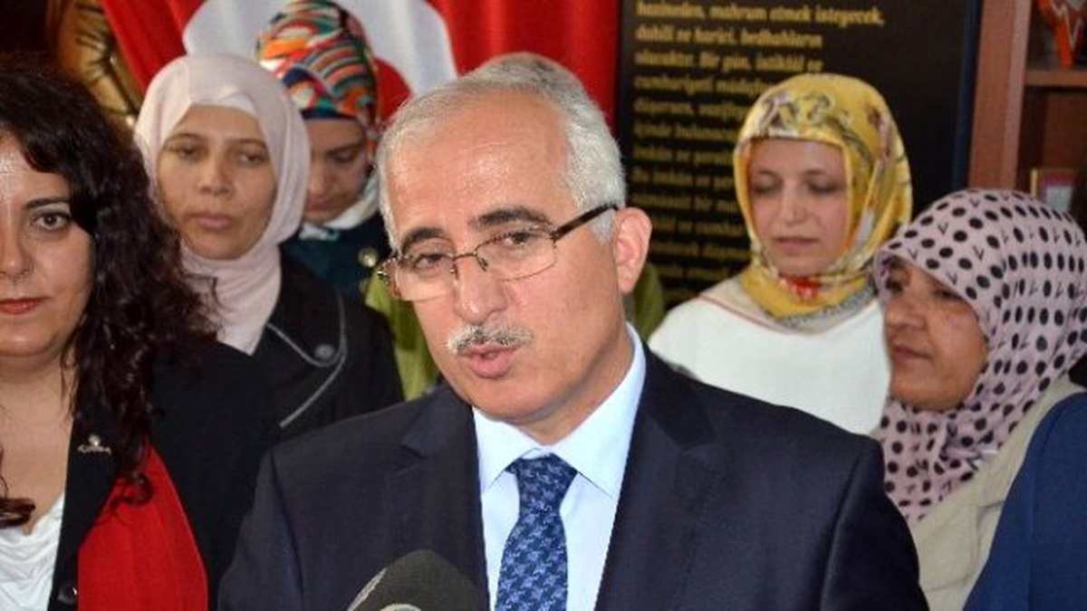 Eskişehir Valisi Güngör Azim Tuna Öğrencilere Moral Verdi