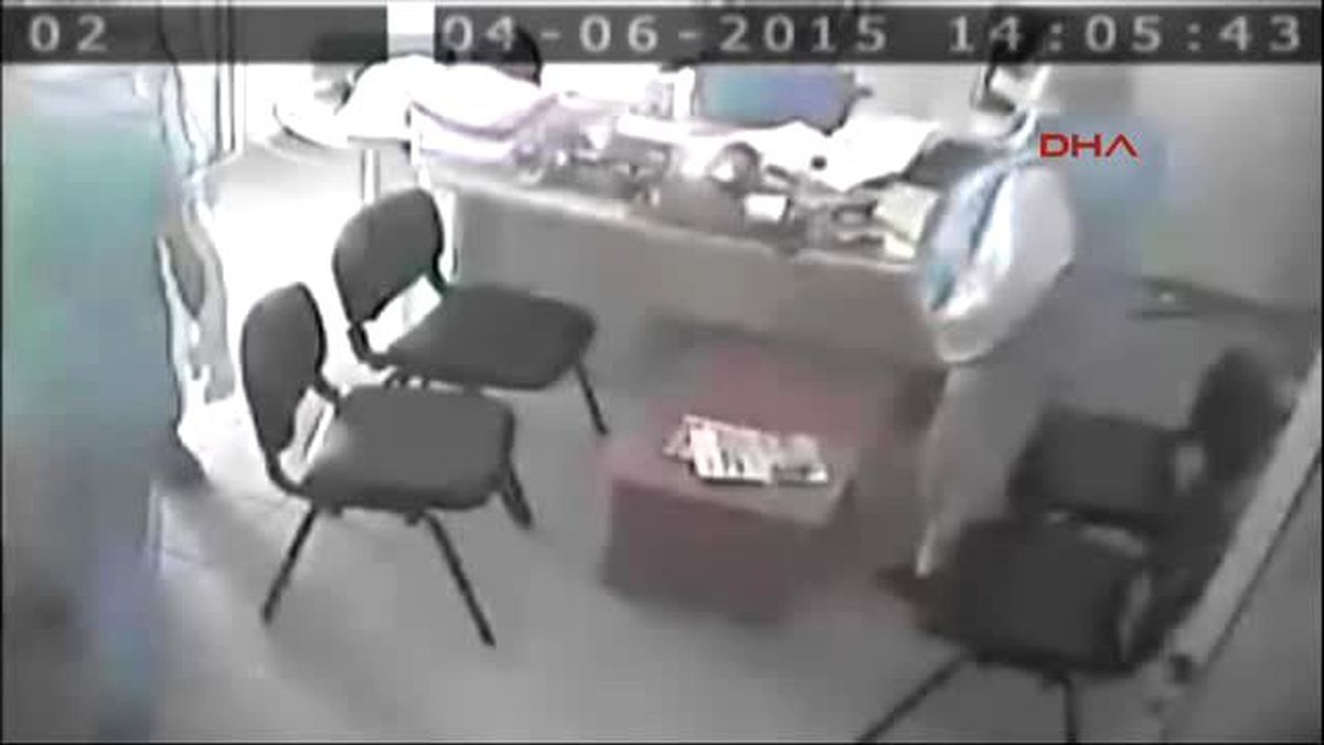 Avukatı Önce Dövdüler, Sonra Sohbet Ettiler