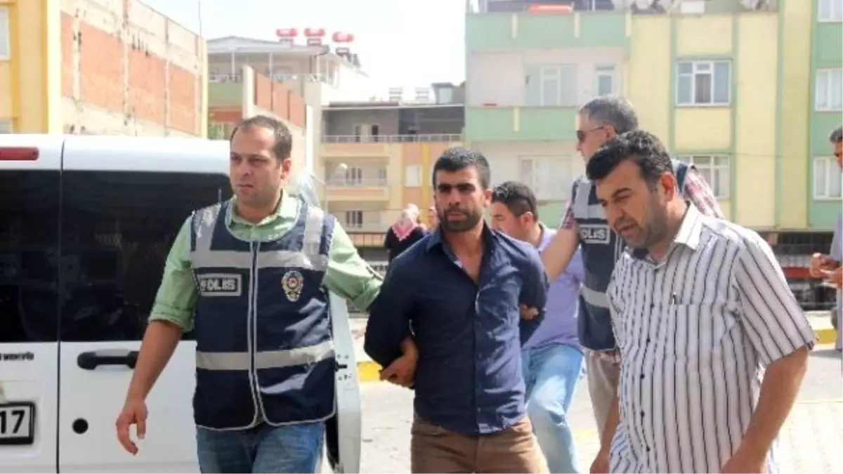 Gaziantep\'te 2 Polis Memurunu Tüfekle Yaralayan Zanlı Adliyeye Sevk Edildi