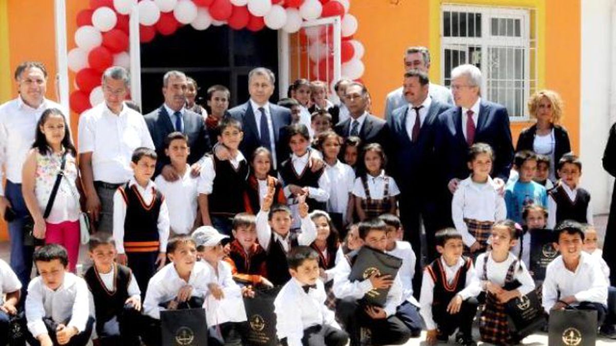 Gaziantep\'te 565 Bin Öğrenci Karne Aldı