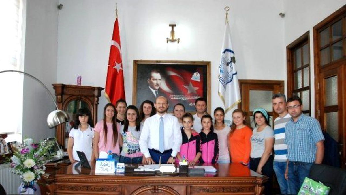 Güreşçi Kızlar Başkanla Buluştu