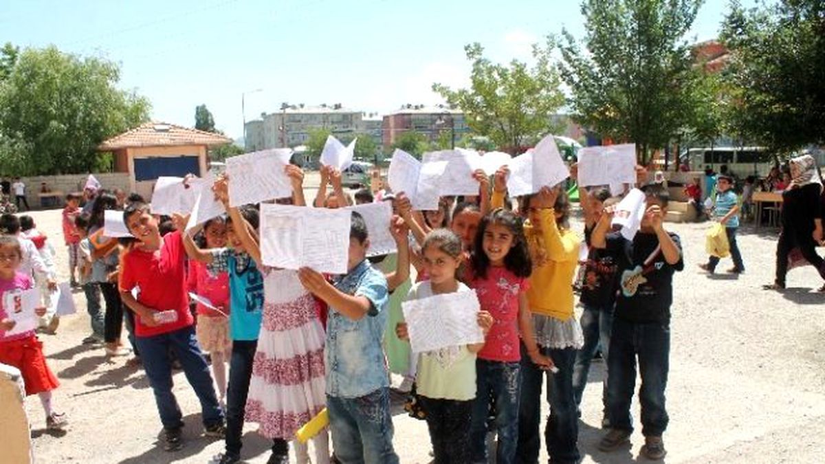 Iğdır\'da 53 Bin Öğrencinin Karen Heyecanı