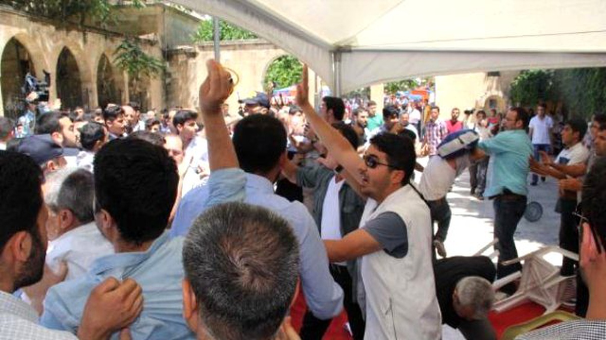 İHYA-DER Başkanı İçin Gıyabi Cenaze Namazında Linç Girişimi