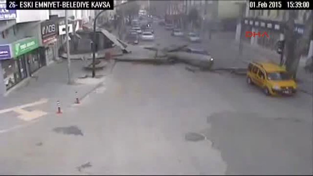 Isparta\'daki Trafik Kazaları MOBESE\'ye Yansıdı