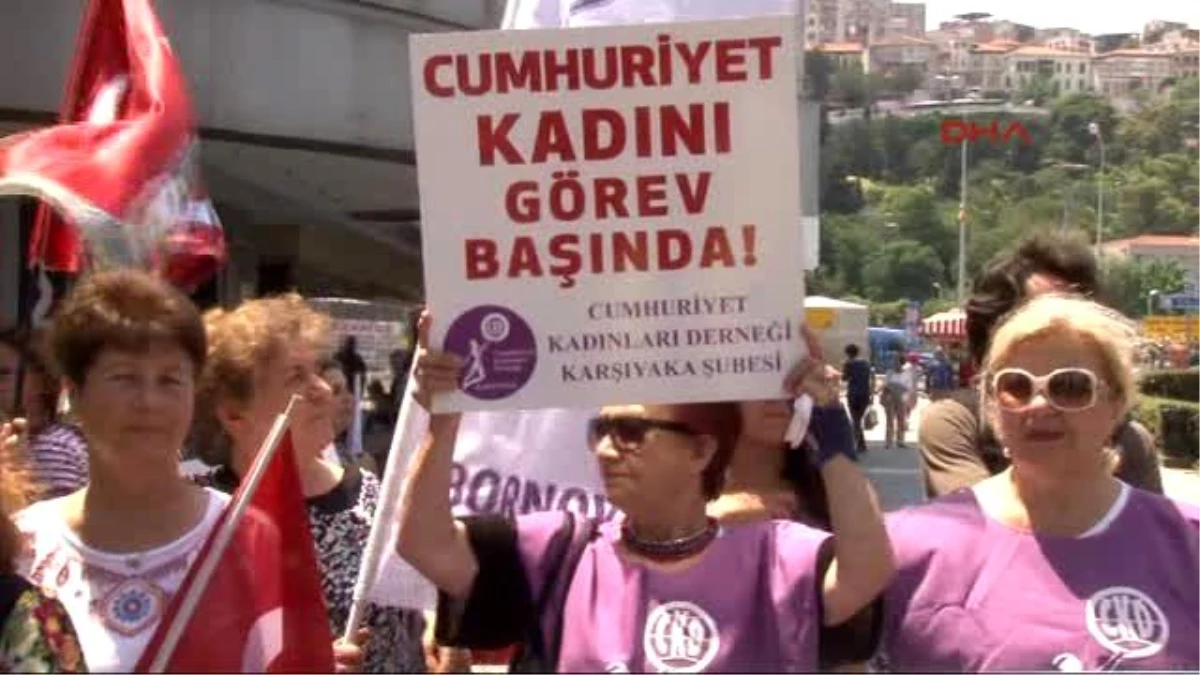 İzmir\'de Anayasa Mahkemesinin Dini Nikah Kararına Tepki