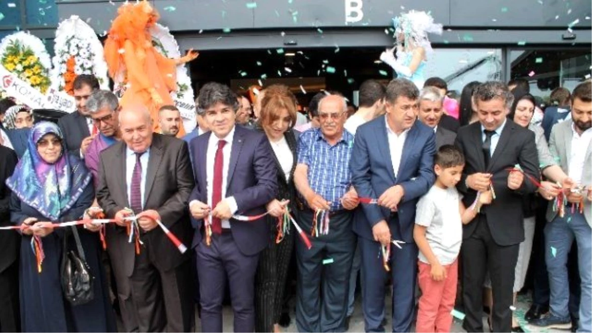 Konya\'nın İlk Outlet Alışveriş Merkezi Açıldı