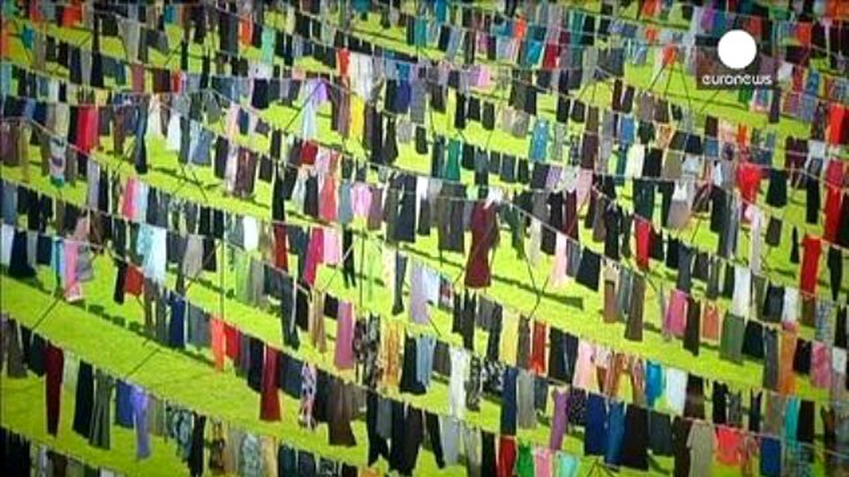 Kosovalı Tecavüz Kurbanları İçin Statta Sergi
