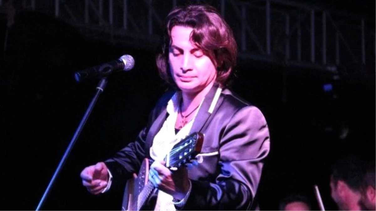 Murat Başaran\'dan Demirci\'de Konser
