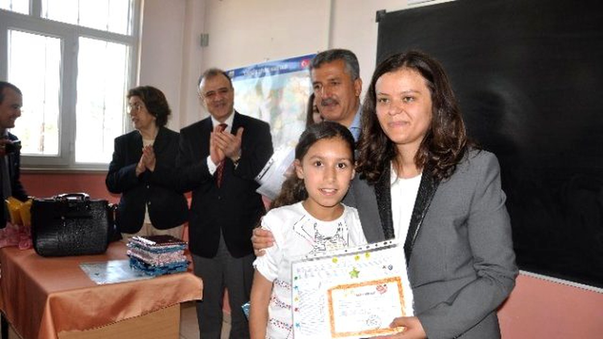 Muş\'ta 128 Bin 955 Öğrenci Karne Sevinci Yaşadı