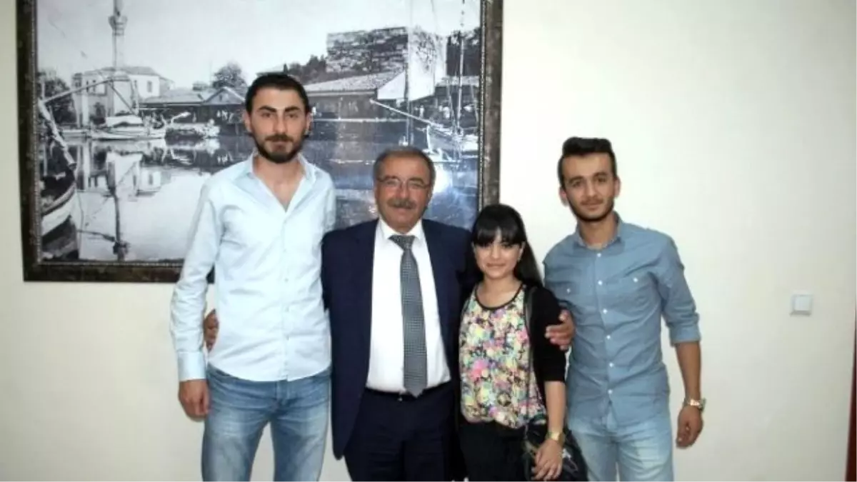 Öğrenci Temsilcilerinden Belediye Başkanı Özacar\'a Ziyaret