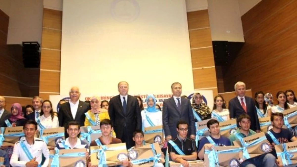 Şahinbey Belediyesinden 118 Okul Birincisine Dizüstü Bilgisayar