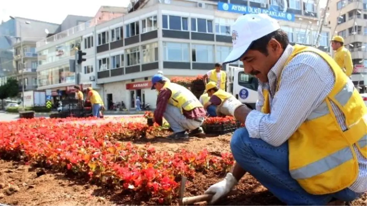 Seçim Biti İstasyon Meydanı Bakıma Alındı