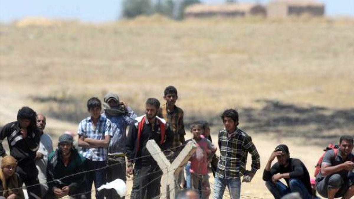 Suriyelilerin Sınırda Bekleyişi Sürüyor