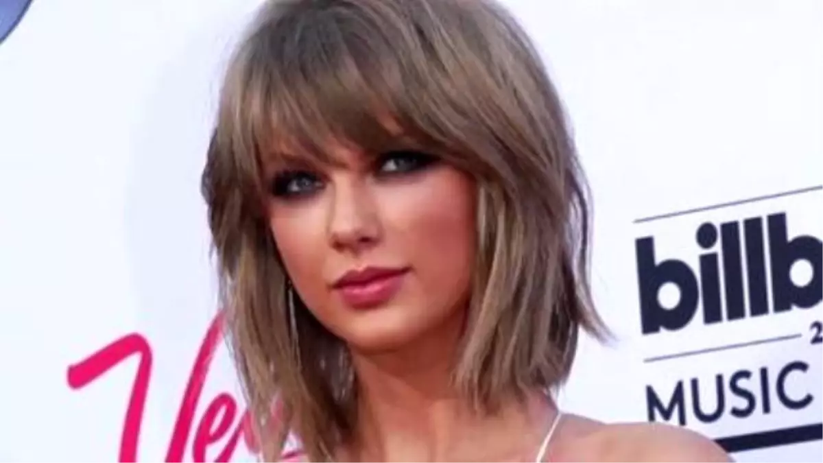 Taylor Swift Donates $15,000 To Firefighter Who Saved His Own Family