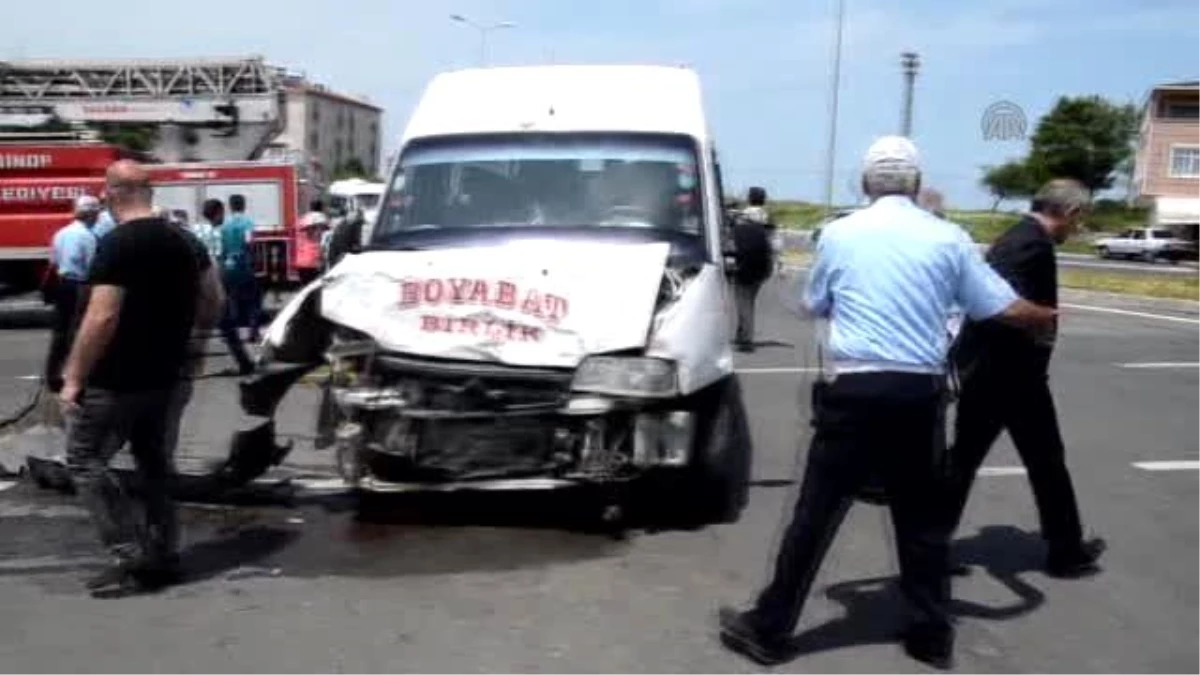 Sinop\'ta Trafik Kazası: 11 Yaralı