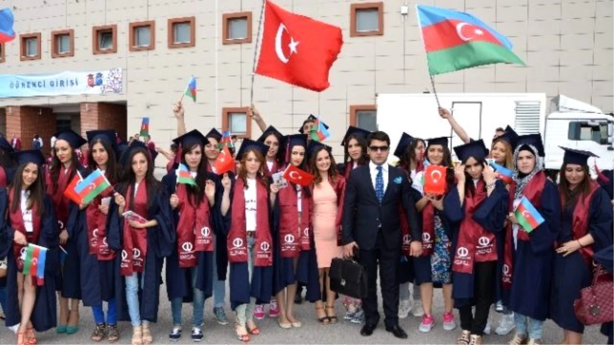 Türk Okulundan Mezun Olmanın Gururunu Yaşadılar