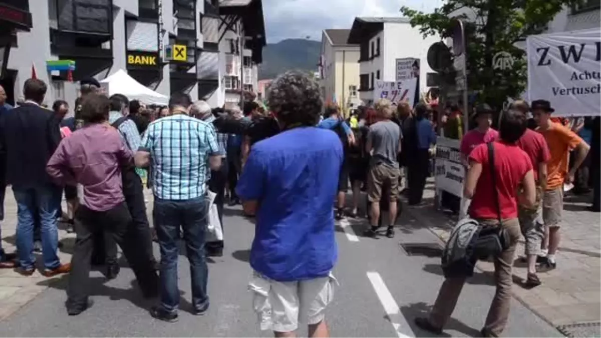 Avusturya\'da "Bilderberg" Protestosu