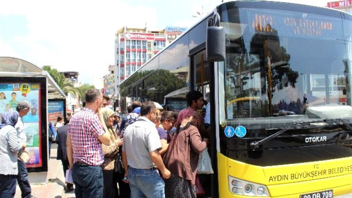 Aydın\'da Vatandaşların Bedava Ulaşım Keyfi