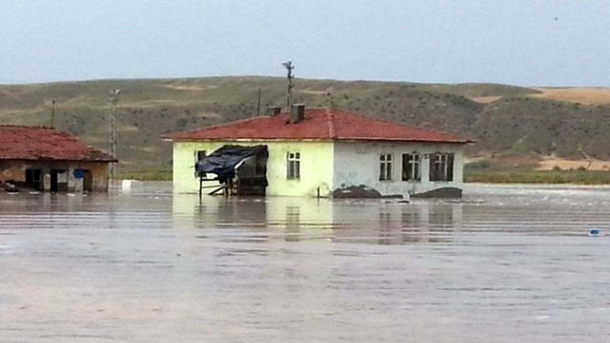 Çankırı\'da Sel Tarım Arazilerine Zarar Verdi