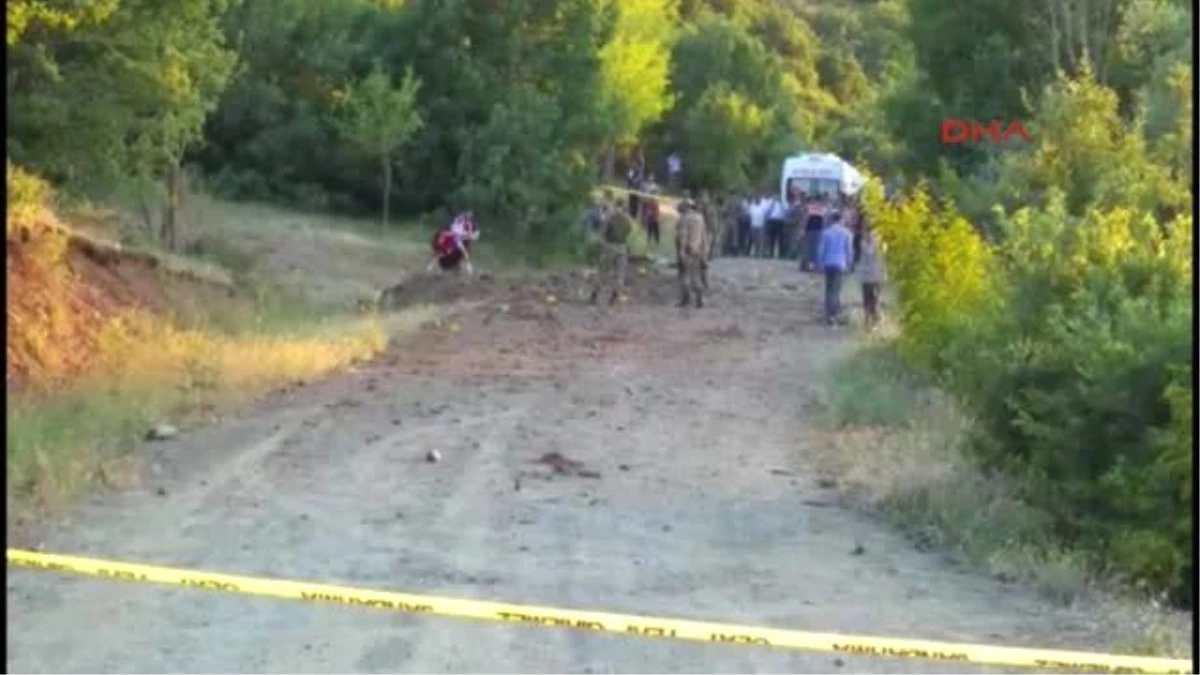 Elazığ - Palu\'da Menfeze Tuzaklanan Bomba Patladı: Baba ile 2 Çocuğu Öldü