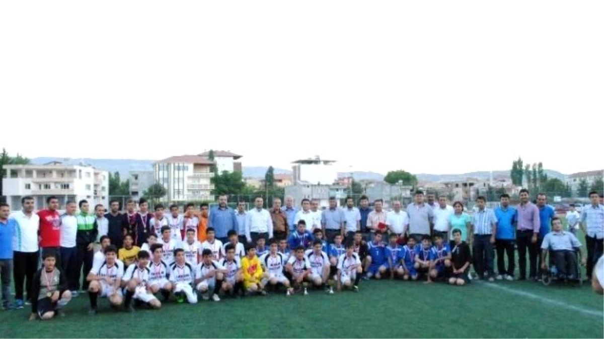 Erdemli ve Başarılı Birey Futbol Turnuvası Sona Erdi