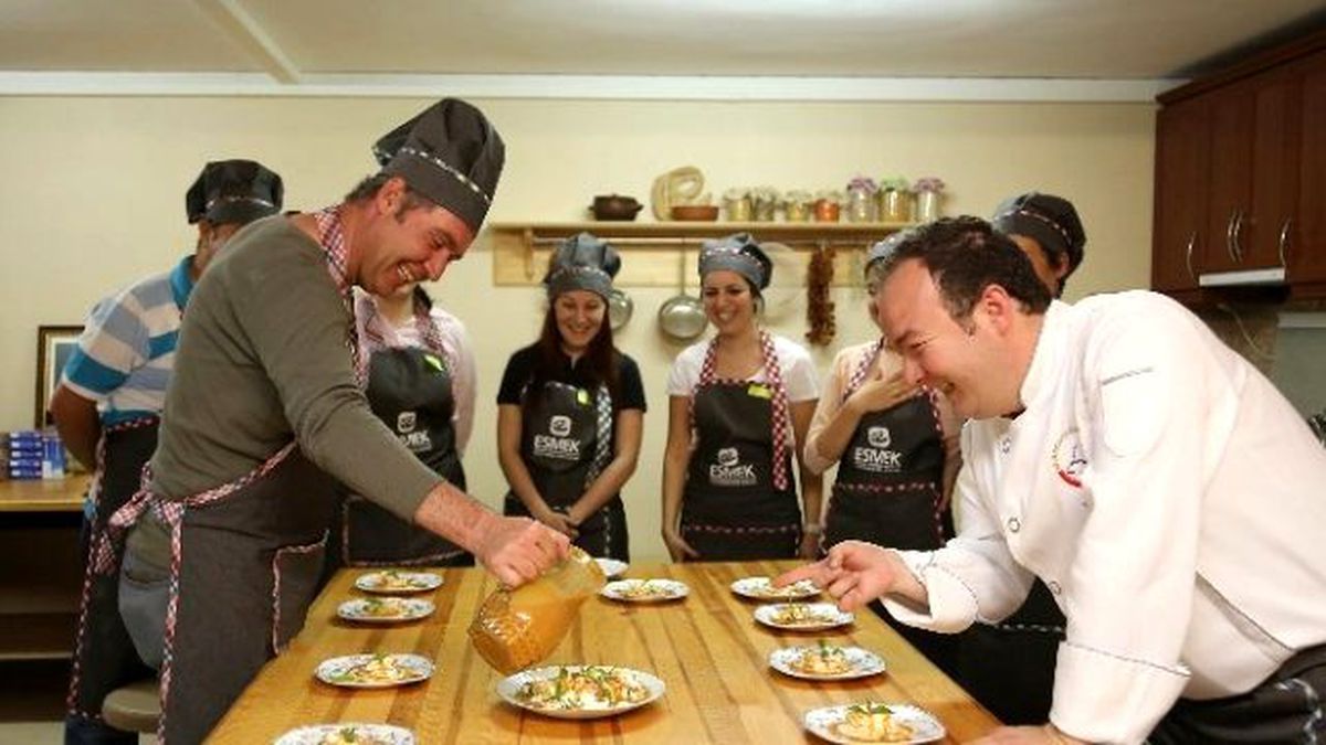 Esmek Mutfak Stüdyosunda "Seçkin Yemekler" Kursu