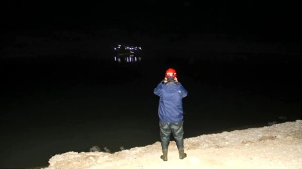 Karaman\'da Kayıp Genç Baraj Gölünde Aranıyor