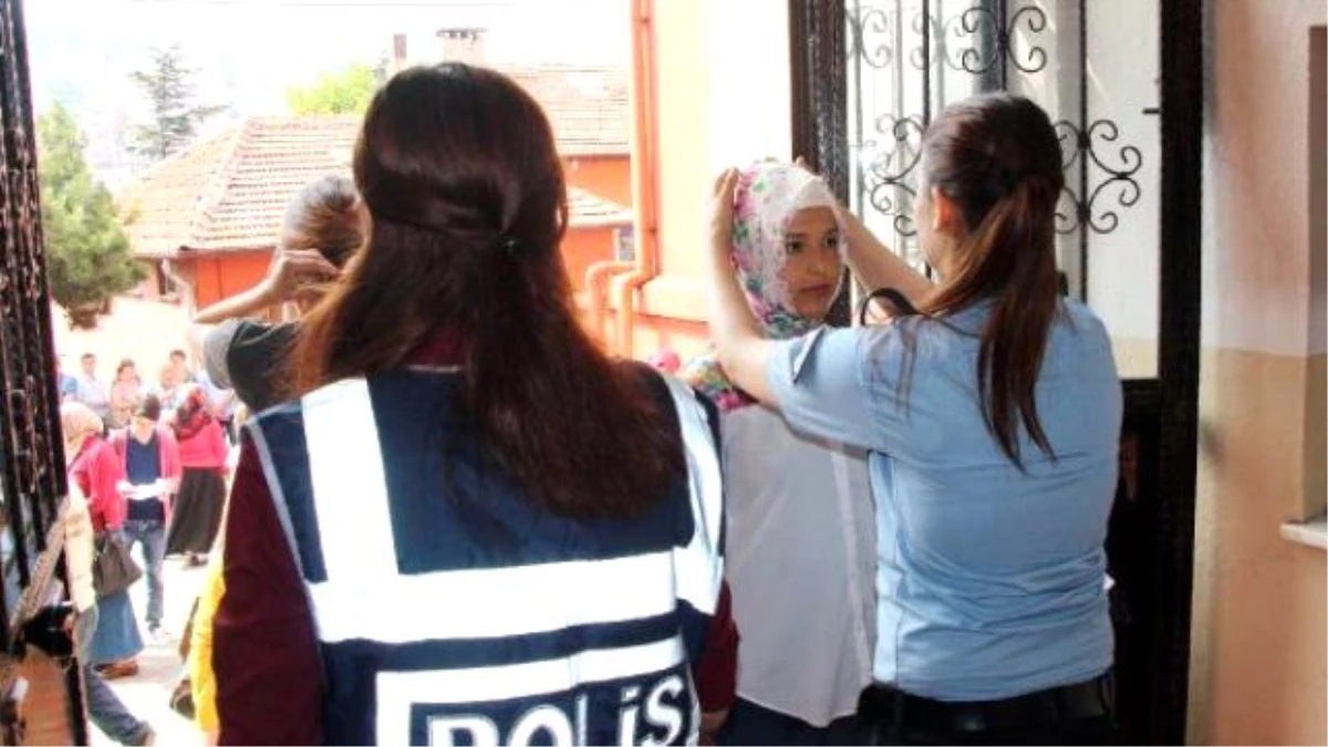 Zonguldak\'ta Lys-4\'e Giren Öğrenciler Baştan Aşağıya Arandı