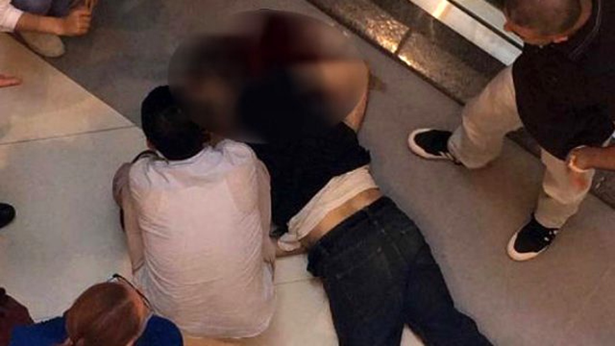 Alışveriş Merkezinde Korkunç Ölüm! 4\'üncü Kattan Yere Çakıldı