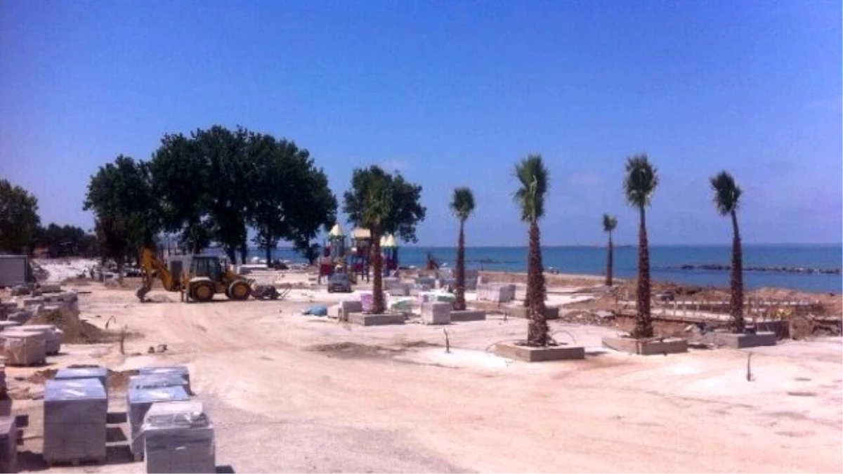 Başkan Toçoğlu Karasu Sahil Parkı\'nı İnceledi