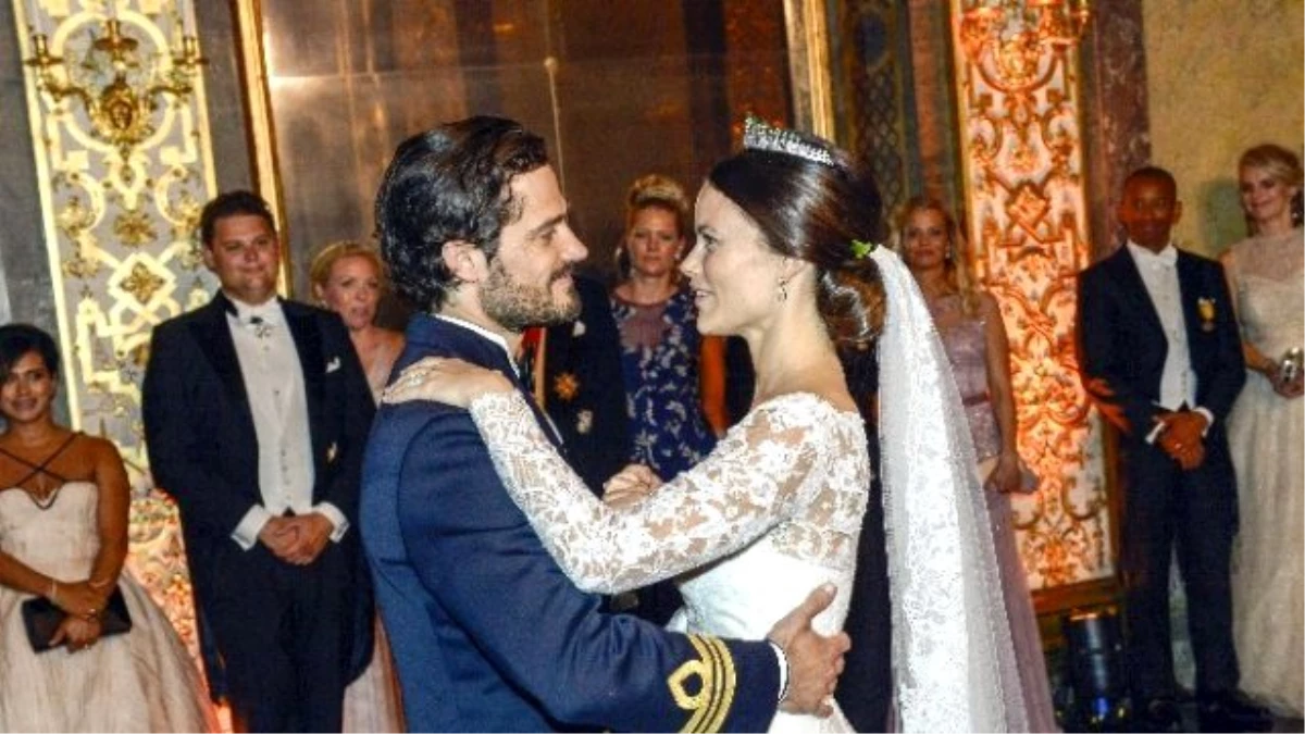 İsveç Prensi Carl Philip, Eski Fotomodel Hellqvist ile Evlendi