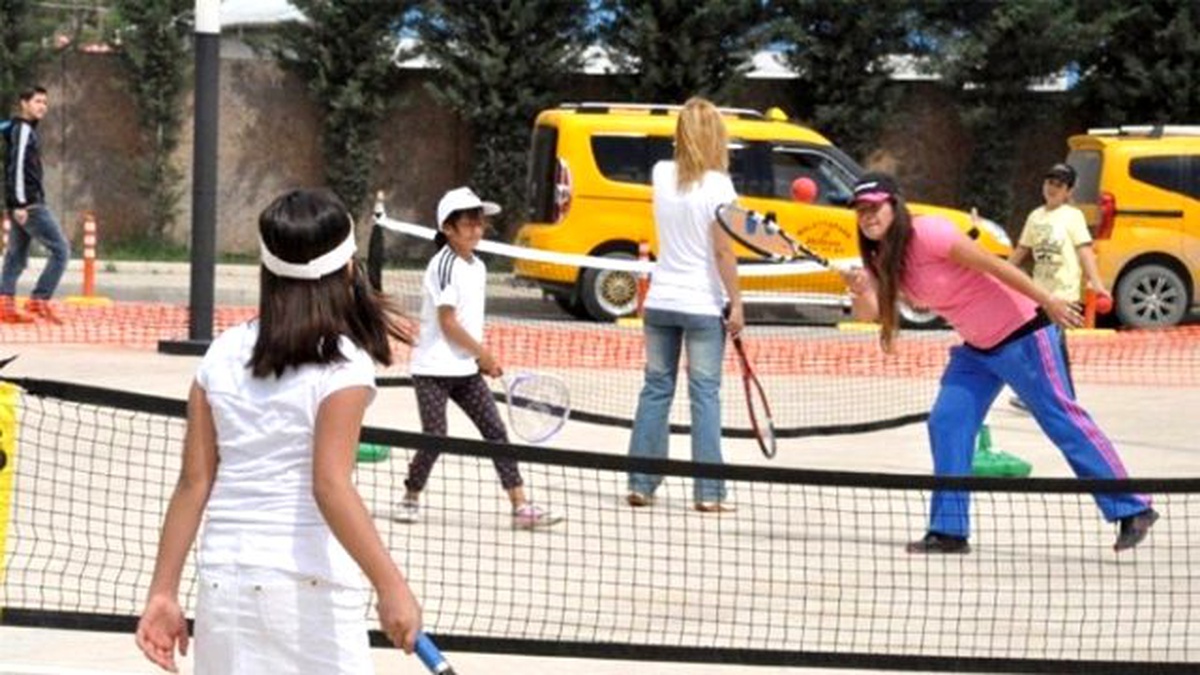Malatya\'da Tenise İlgi Her Geçen Gün Artıyor