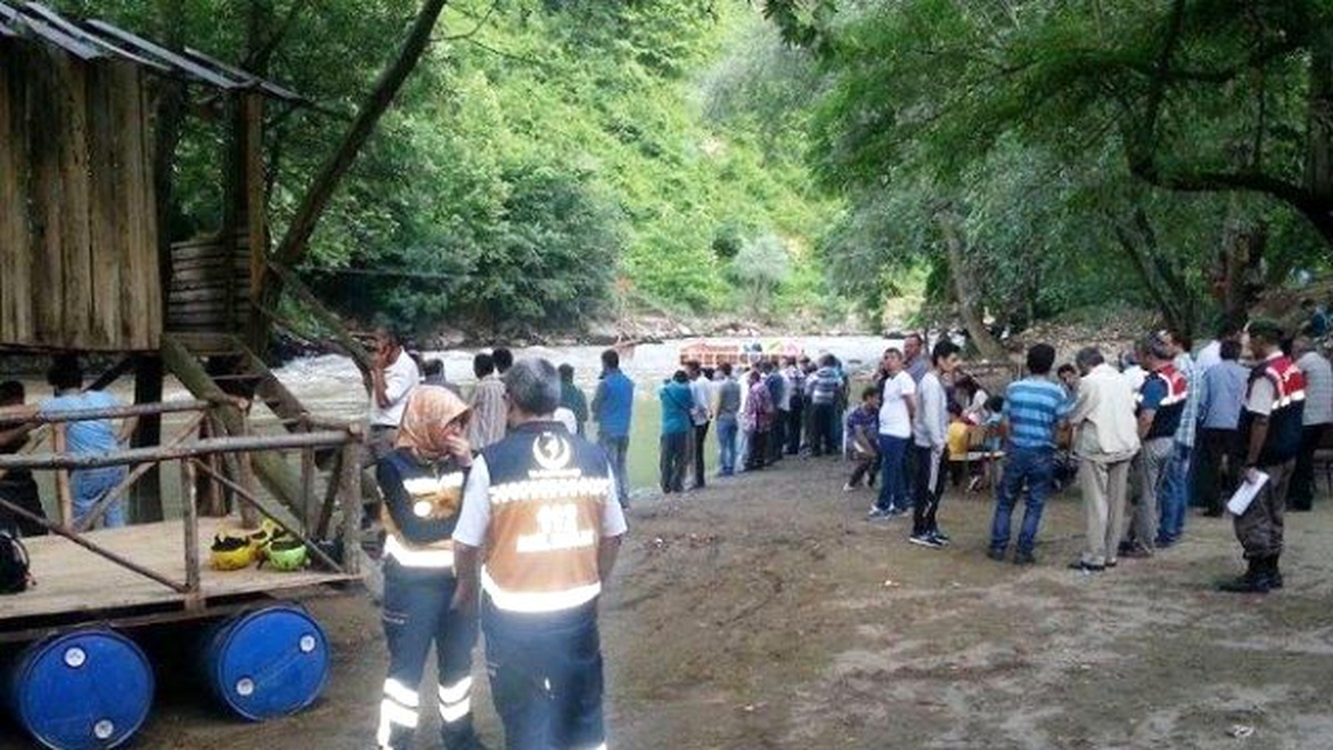 Serinlemek İçin Girdiği Melen Çayı\'nda Hayatını Kaybetti