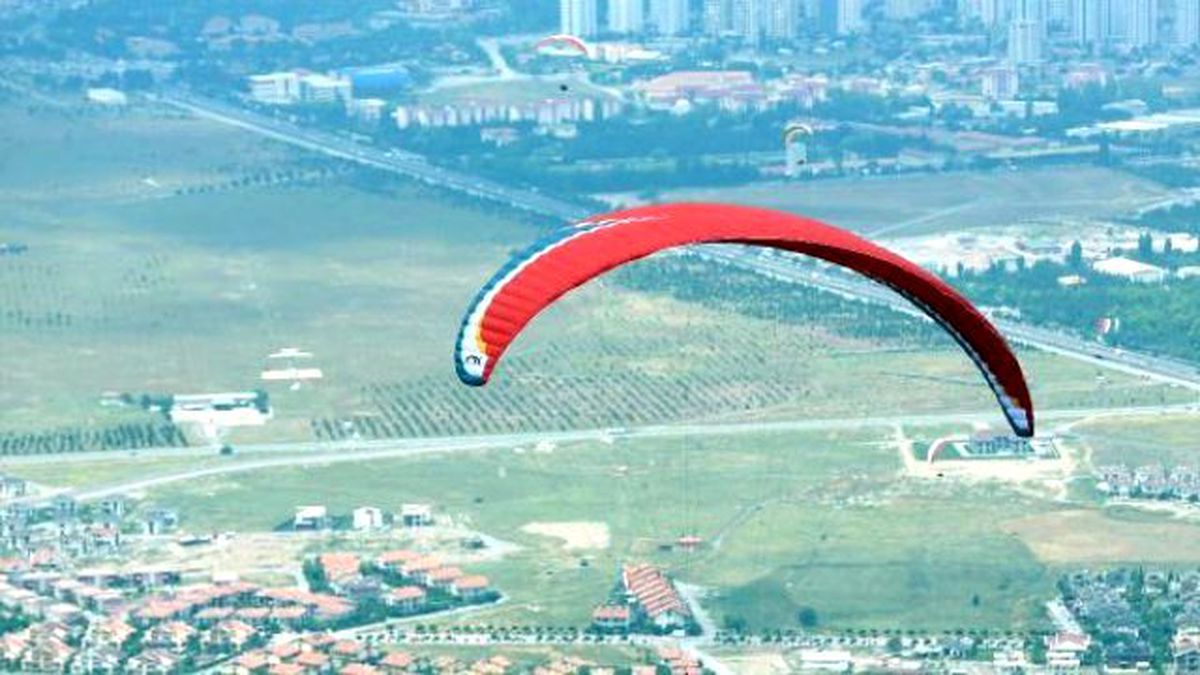 Yamaç Paraşütü\'nde Renkli Görüntüler